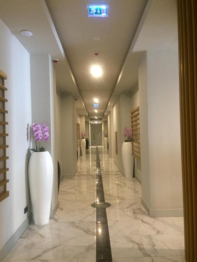 Orbi Сity Sunny Apartments High Floor バトゥーミ エクステリア 写真